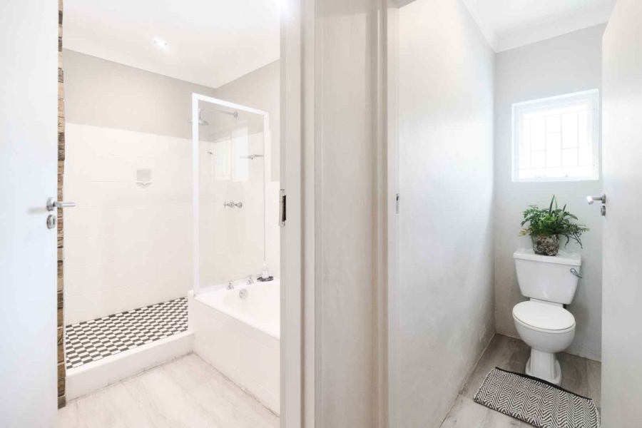 6 Bedroom Property for Sale in Northcliff Western Cape